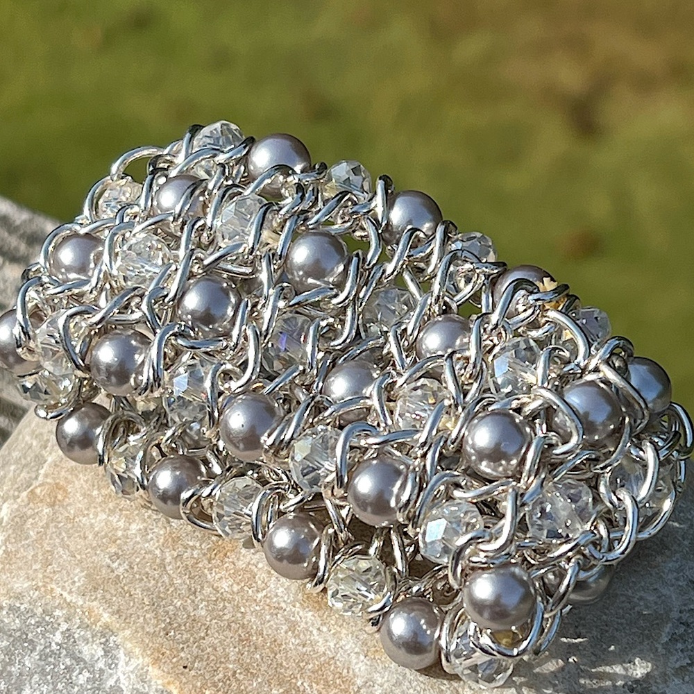 🩶 Pearl and Aurora Borealis AB Chain Stretch Bracelet